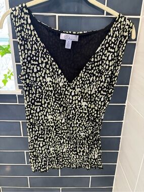 Nine & Co. Black Top with Lime Dot Trim